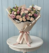 Букет цветов из:  Розы и Лизиантусы в Голубое