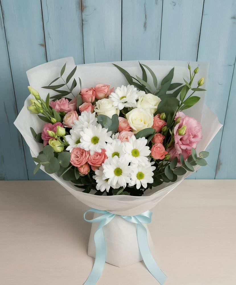 Букет цветов из: Розы, Лизиантусы и Хризантемы в Голубое
