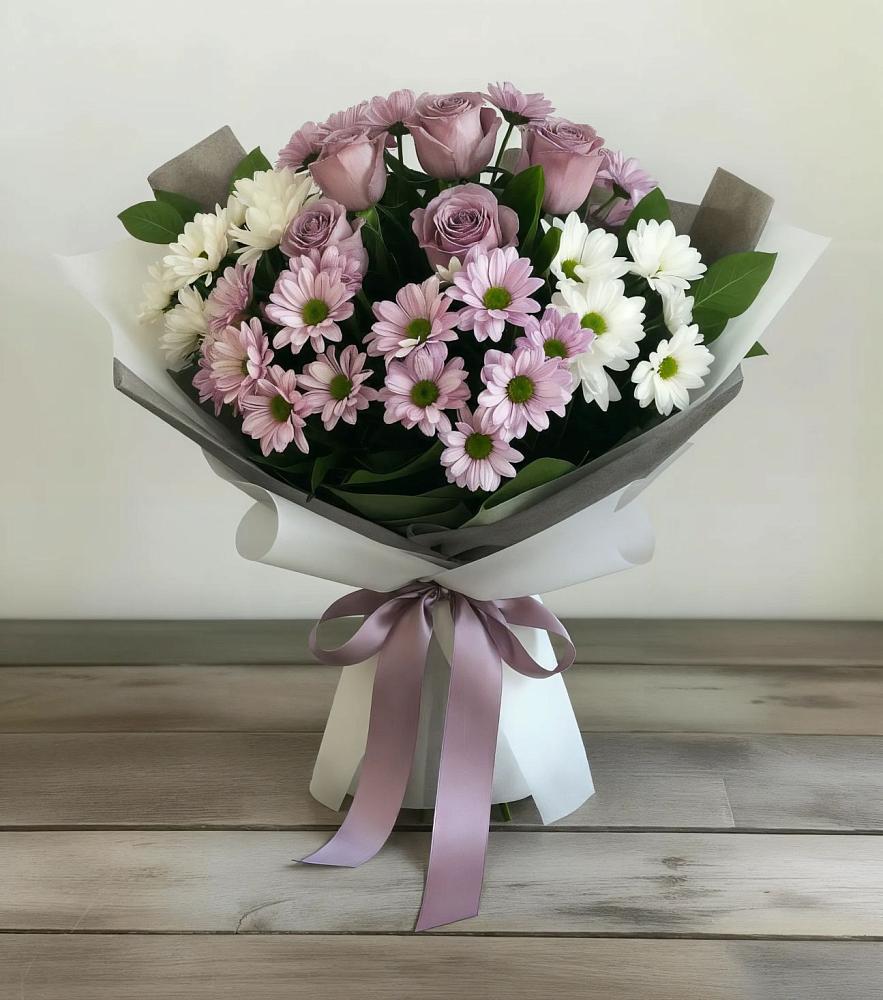 Букет цветов из: Хризантемы и Розы в Голубое