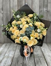 Букет цветов из:  Розы и Лизиантусы в Голубое