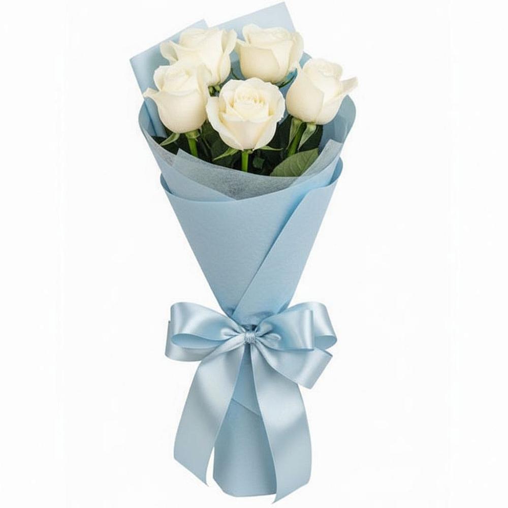 Букет 5 Белых роз Проуд в Голубое