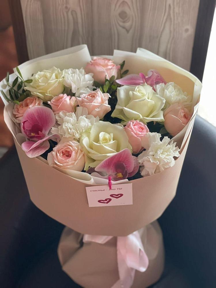 Букет цветов из: Орхидеи, Розы и Гвоздики в Голубое