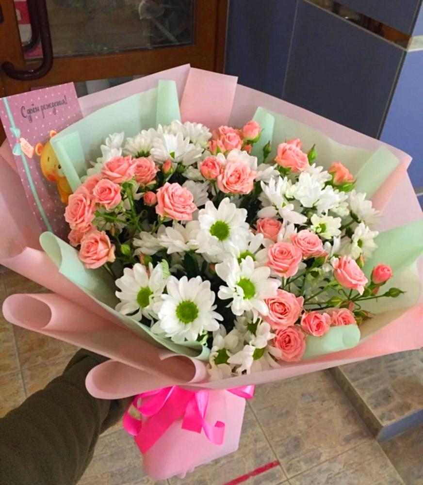 Букет цветов из: Розы и Хризантемы в Голубое