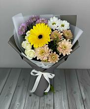 Букет цветов из:  Розы, Герберы и Хризантемы в Голубое