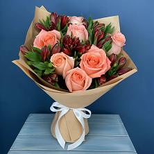 Букет цветов из:  Розы и Альстромерии в Голубое