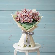 Букет цветов из:  Орхидеи и Розы в Голубое