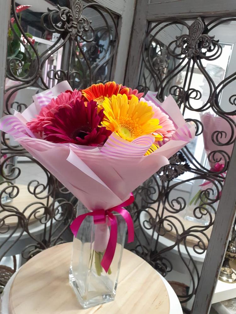 Букет цветов из: Герберы в Голубое