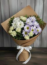 Букет цветов из:  Хризантемы и Розы в Голубое