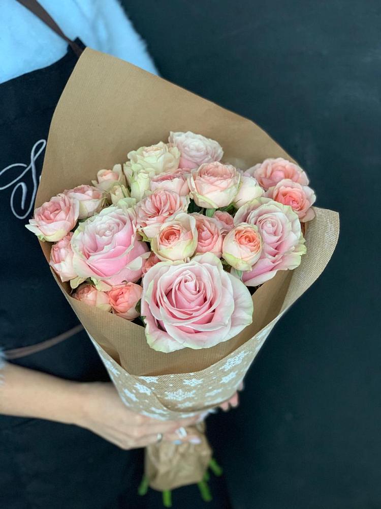 Букет цветов из: Хризантемы и Розы в Голубое