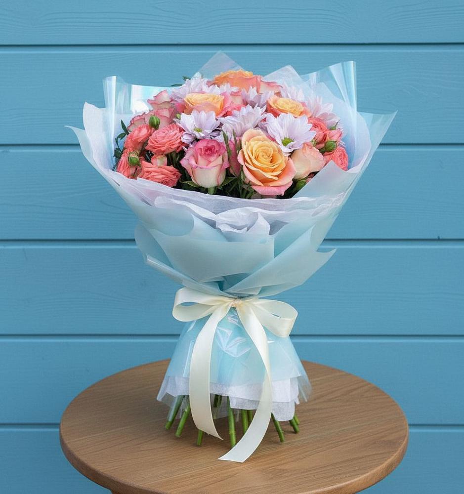 Букет цветов из: Хризантемы и Розы в Голубое