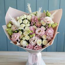 Букет цветов из:  Альстромерии и Розы в Голубое