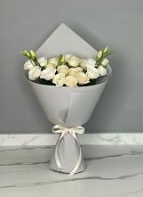 Букет цветов из:  Розы и Лизиантусы в Голубое